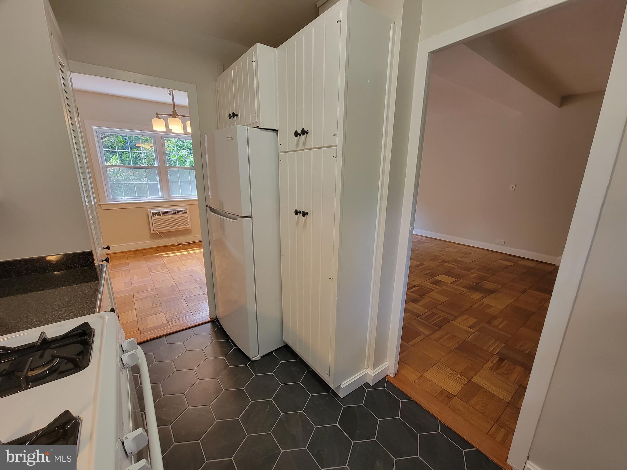 3472 Gunston Road, Unit 723 Alexandria, VA 22302 - Photo 10 of 33