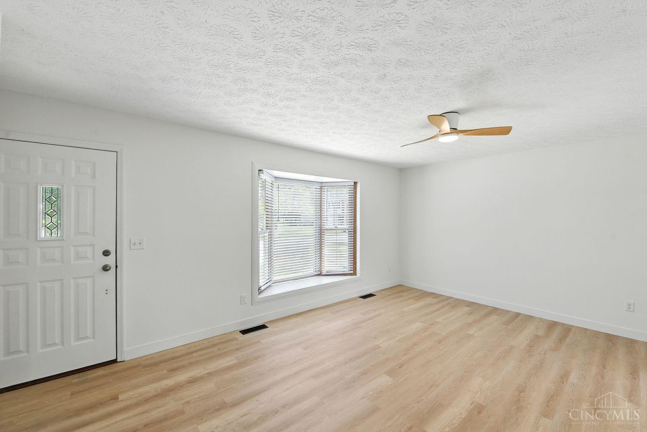 4787 Timberknoll Road Cincinnati, OH 45244 - Photo 5 of 43 Gallery Image 5