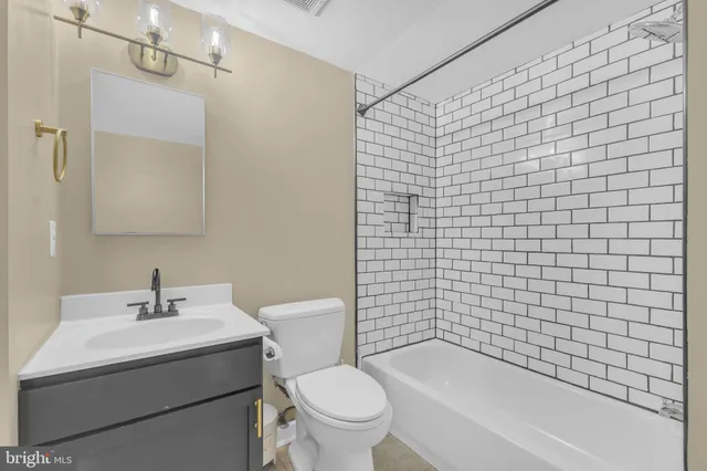 $2,478 | 1565 North Van Dorn Street, Alexandria, VA 22304