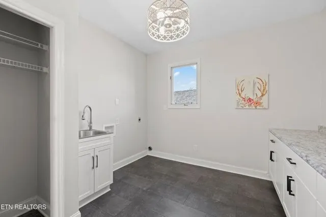 $1,199,000 | 201 High Pointe Village Way, Kingston, TN 37763