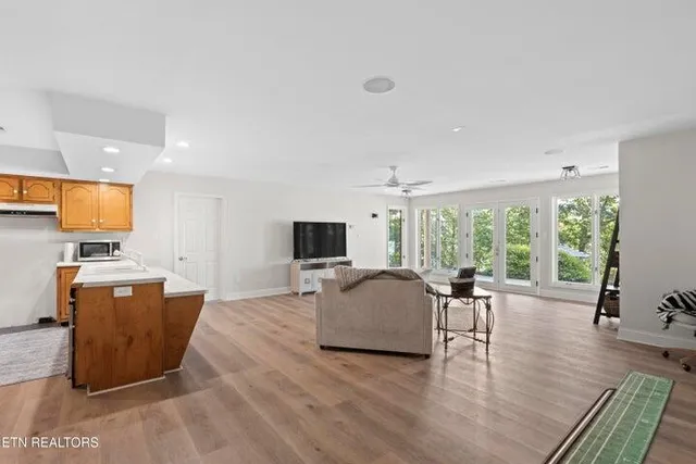 $1,199,000 | 201 High Pointe Village Way, Kingston, TN 37763