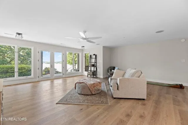 $1,199,000 | 201 High Pointe Village Way, Kingston, TN 37763