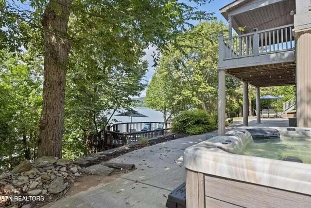 $1,199,000 | 201 High Pointe Village Way, Kingston, TN 37763