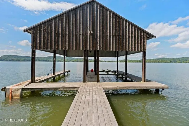 $1,199,000 | 201 High Pointe Village Way, Kingston, TN 37763