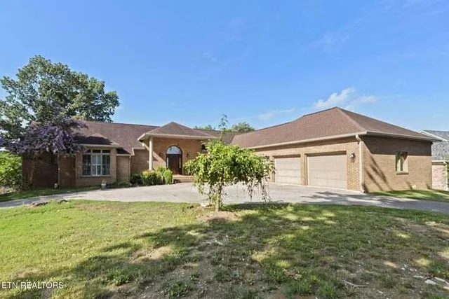 $1,199,000 | 201 High Pointe Village Way, Kingston, TN 37763