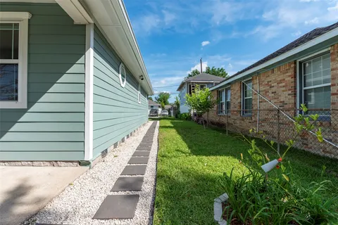 $2,195 | 109 Dresden Street, Houston, TX 77012