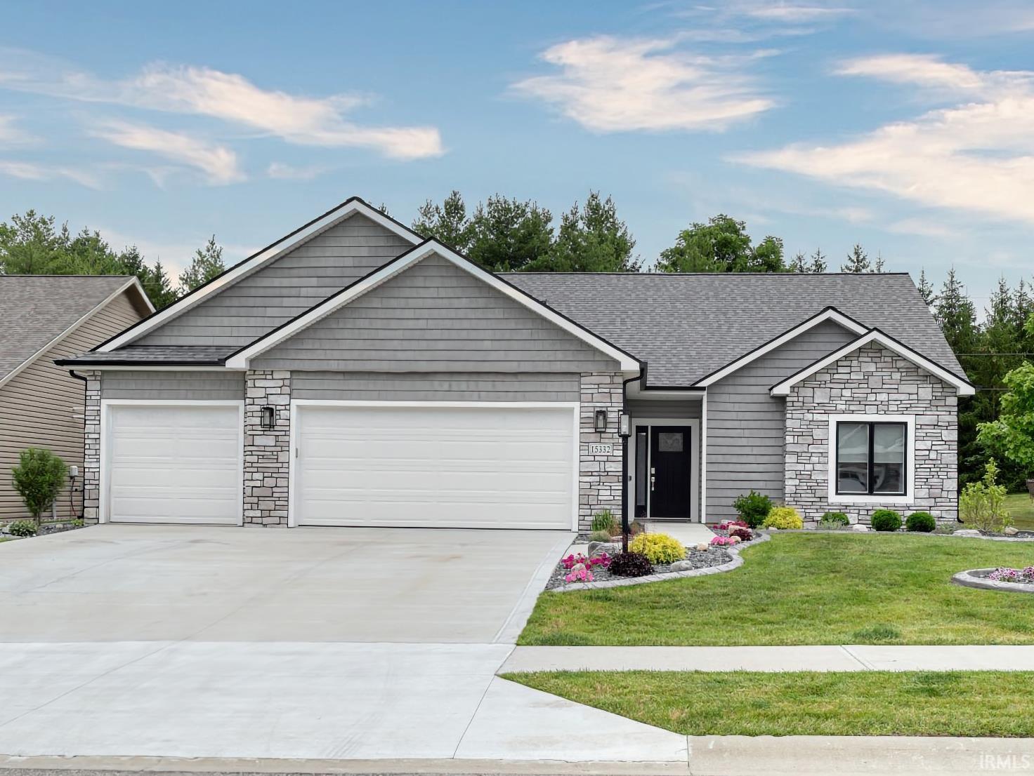 15332 Annabelle Place Leo, IN 46765 - Photo 2 of 36