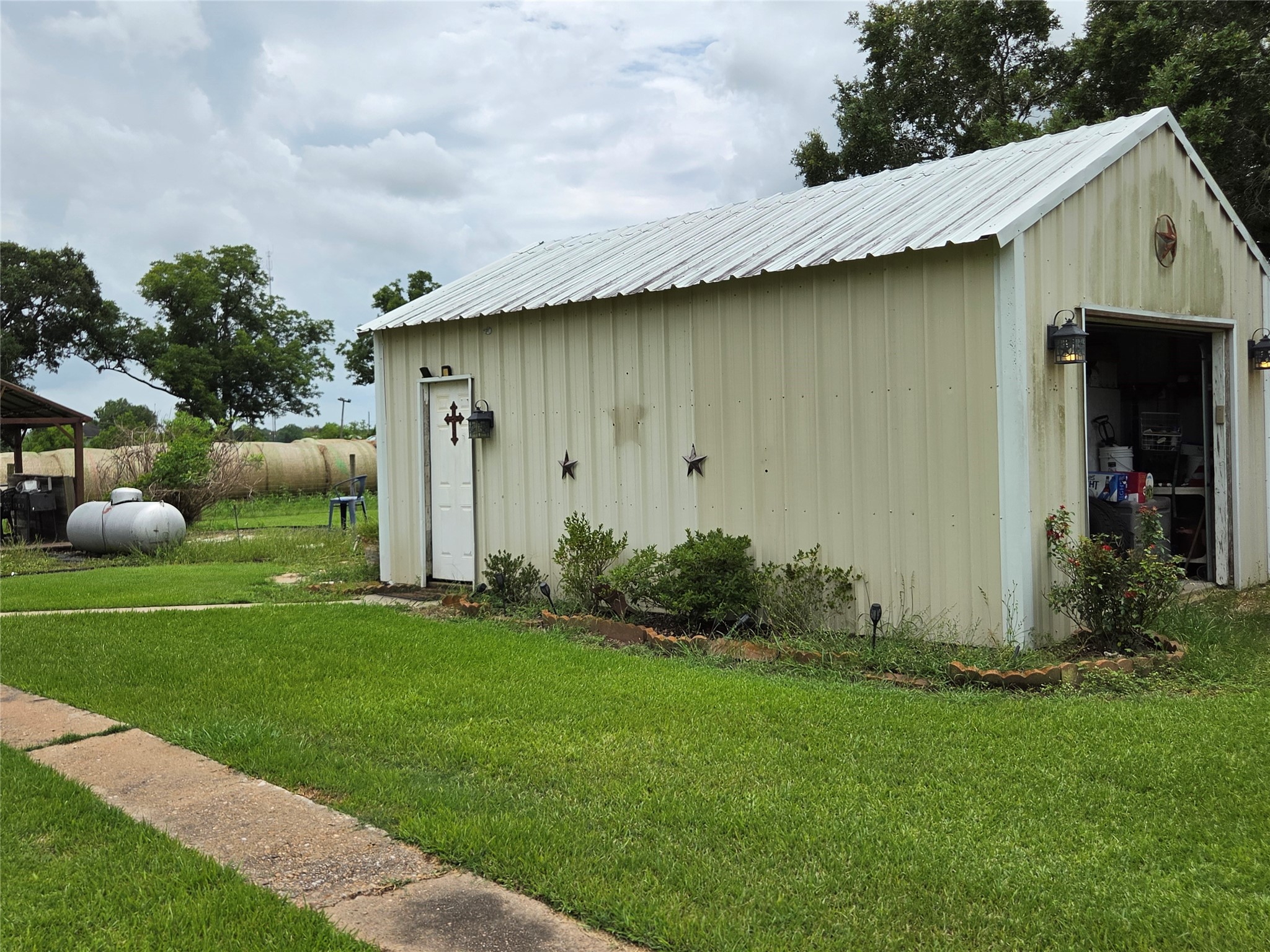 4910 FM 3012 Road Wharton, TX 77488 - Photo 2 of 21 Detached garage