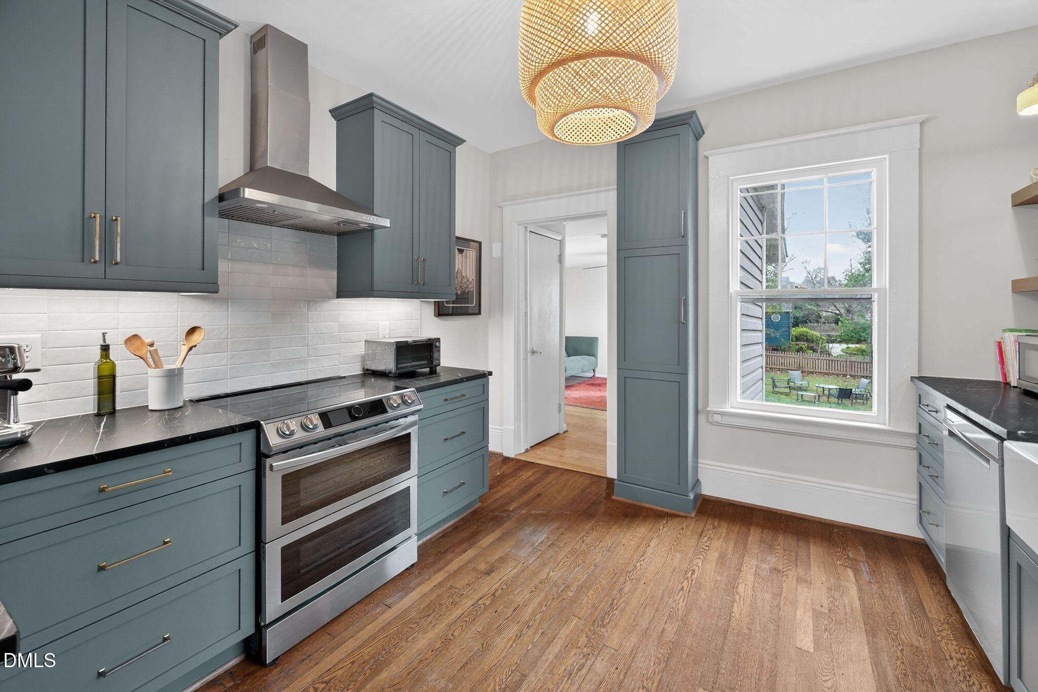 1913 Reaves Drive Raleigh, NC 27608 - Photo 13 of 31 8_DSC_3142