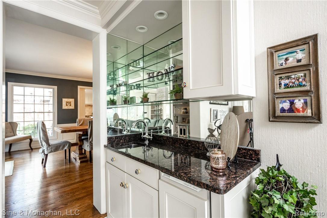 179 Stephens Road Grosse Pointe, MI 48236 - Photo 22 of 81 179 Stephens L059.jpg