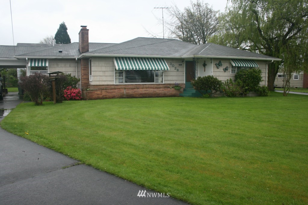 3028 Columbia Heights Road Longview, WA 98632 - Photo 1 of 25 Gallery Image 1