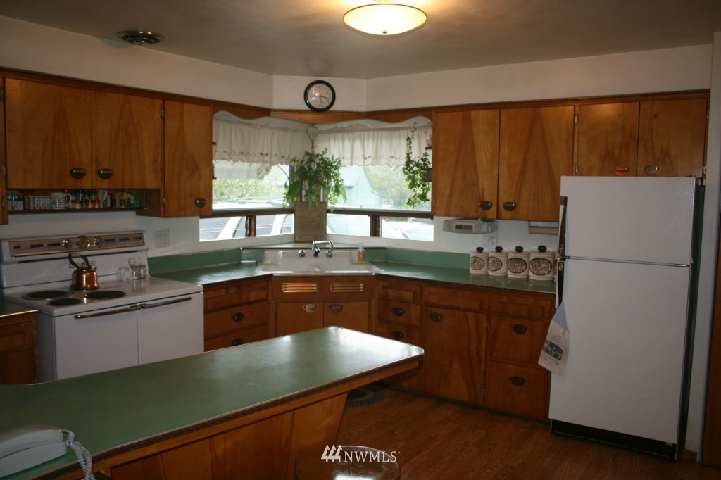 3028 Columbia Heights Road Longview, WA 98632 - Photo 11 of 25 Gallery Image 11