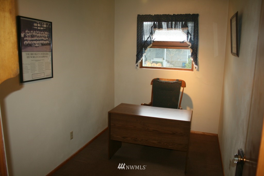3028 Columbia Heights Road Longview, WA 98632 - Photo 17 of 25 Gallery Image 17
