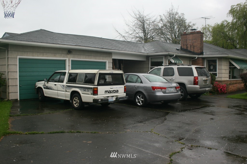 3028 Columbia Heights Road Longview, WA 98632 - Photo 4 of 25 Gallery Image 4