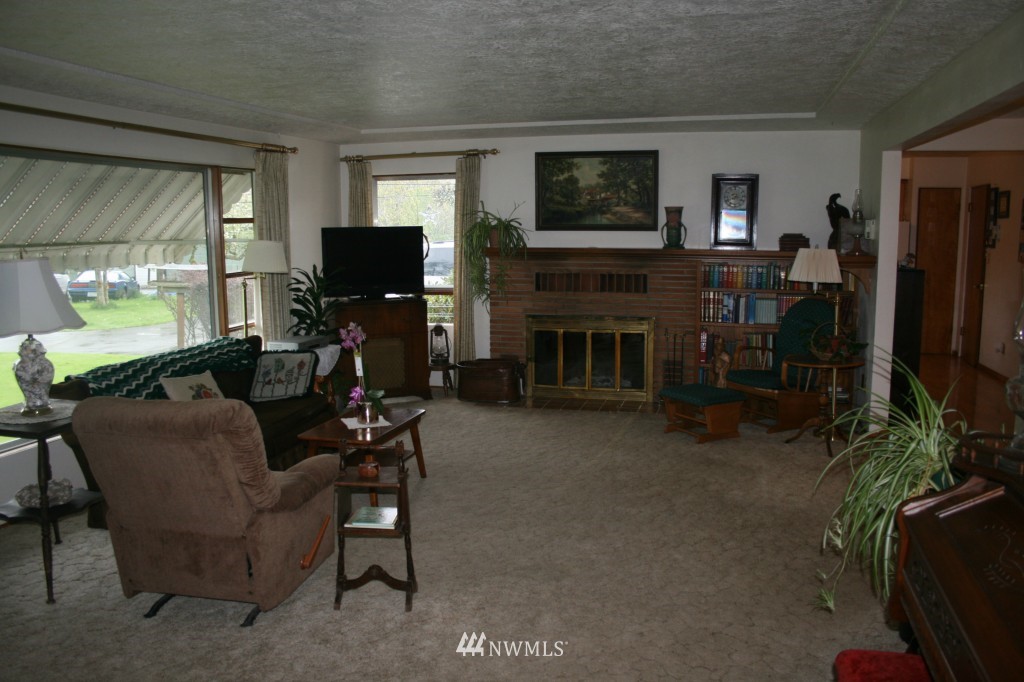 3028 Columbia Heights Road Longview, WA 98632 - Photo 6 of 25 Gallery Image 6