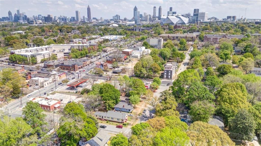 943 Washington Place Southwest Atlanta, GA 30314 - Photo 22 of 25 a view of a city