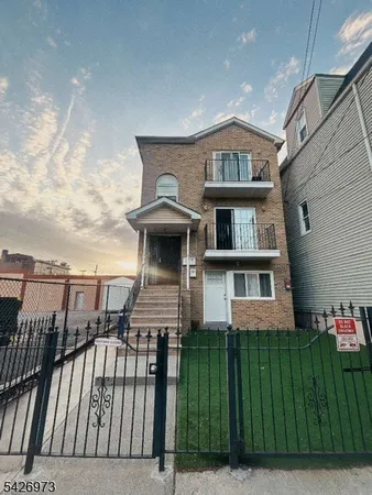 $2,400 | 415 South 8th Street, Newark, NJ 07103