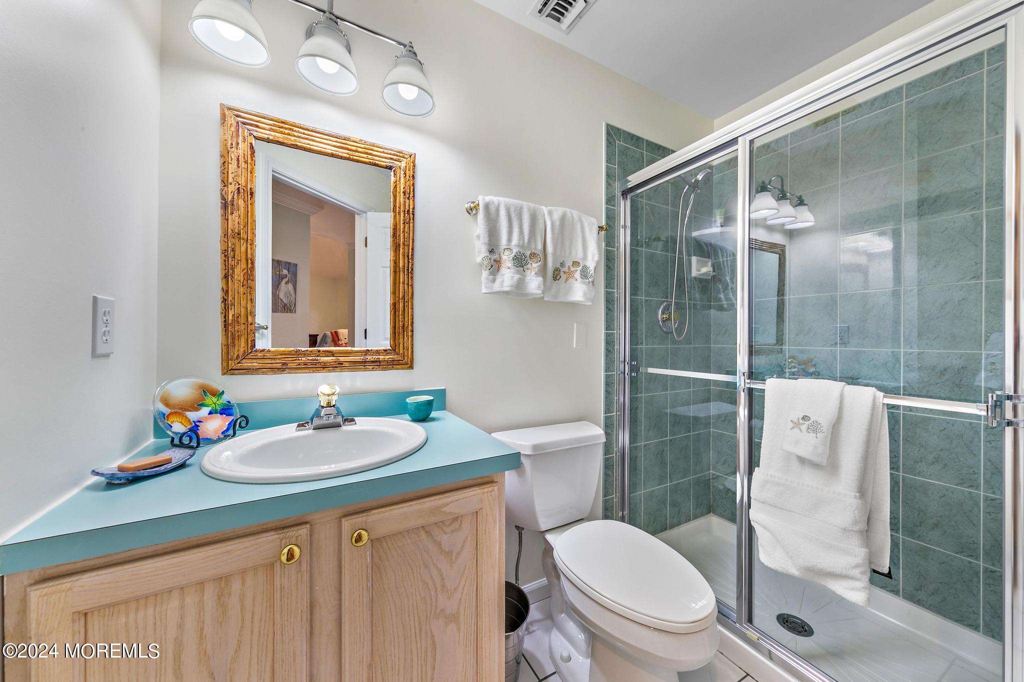 17 Hickory Lane Little Silver, NJ 07739 - Photo 27 of 57 1st floor full bath