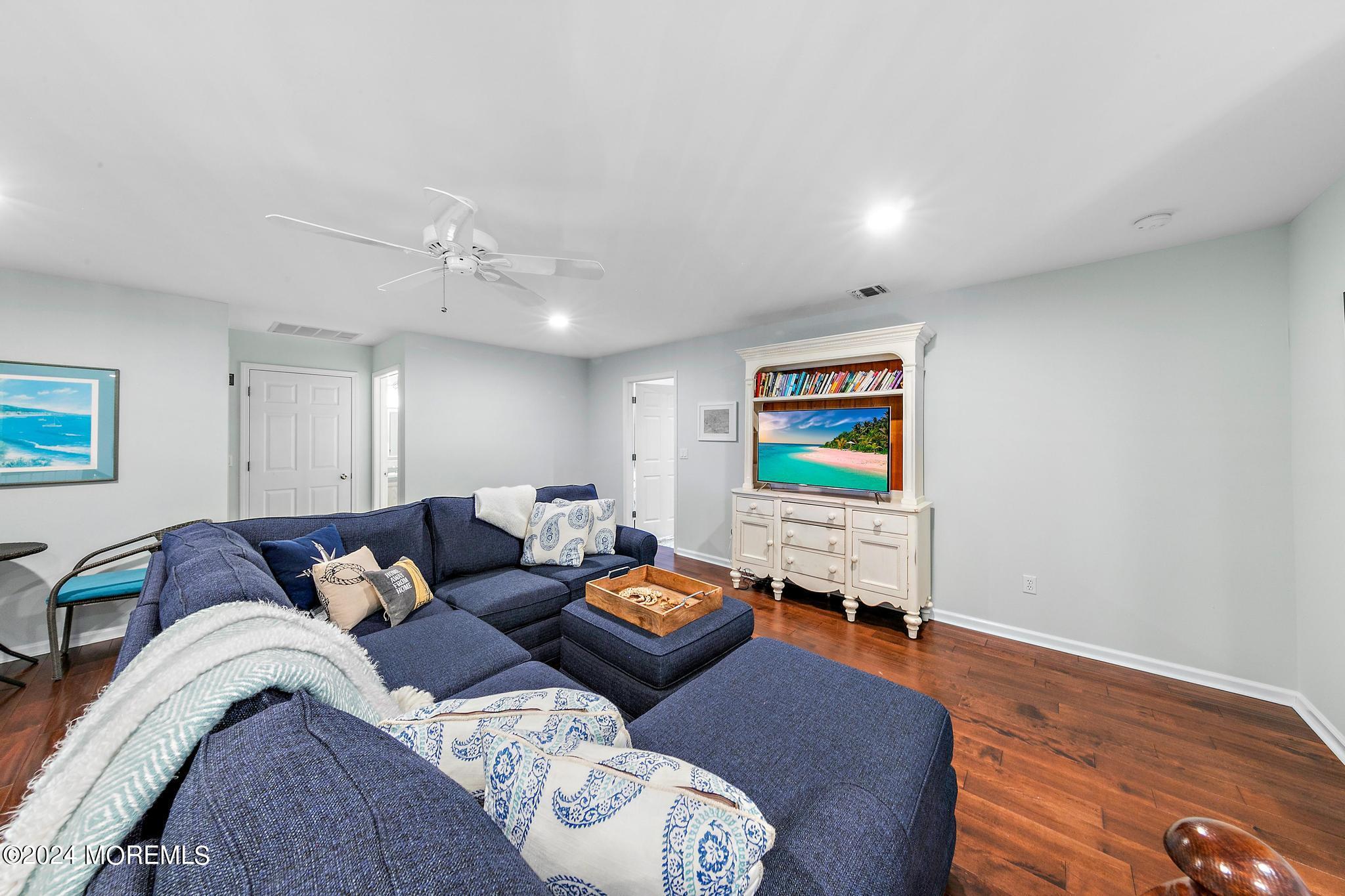 17 Hickory Lane Little Silver, NJ 07739 - Photo 41 of 57 2nd floor living area