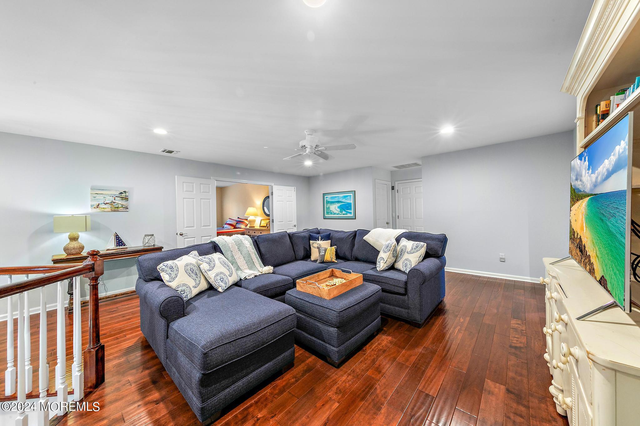 17 Hickory Lane Little Silver, NJ 07739 - Photo 44 of 57 2nd floor living area