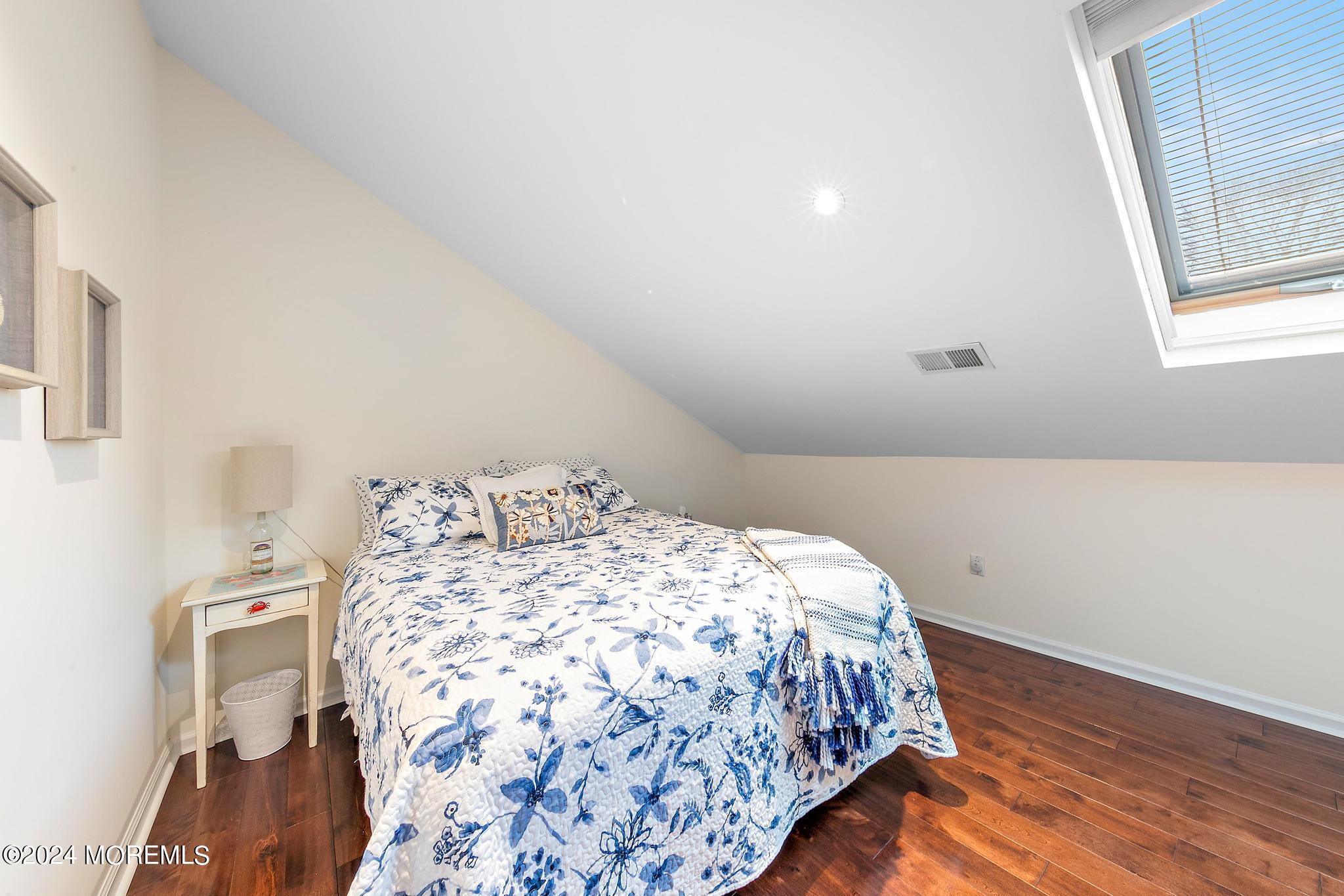 17 Hickory Lane Little Silver, NJ 07739 - Photo 49 of 57 2nd floor bed 2-