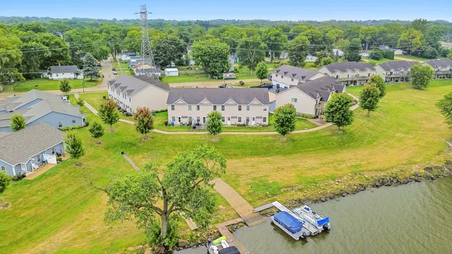 $219,000 | 1613 Riverside Circle, Dixon, IL 61021