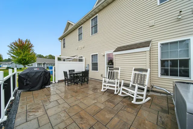 $219,000 | 1613 Riverside Circle, Dixon, IL 61021