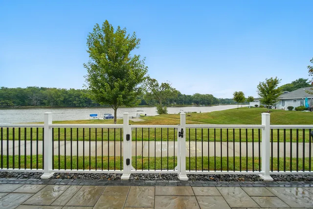 $219,000 | 1613 Riverside Circle, Dixon, IL 61021