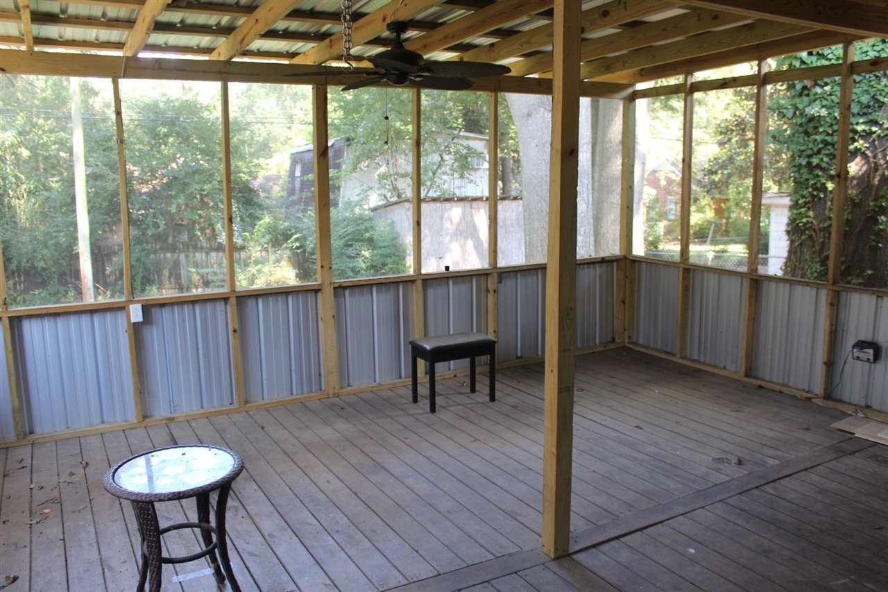 985 Little John Road Memphis, TN 38111 - Photo 21 of 24 a view of a room with furniture window and outside view