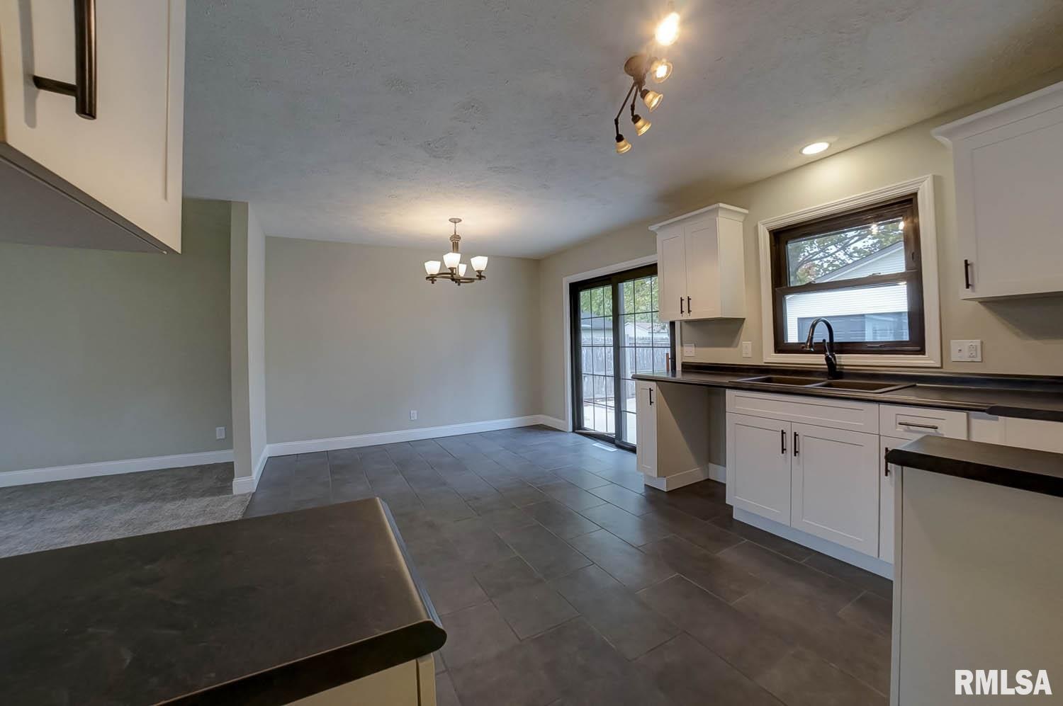 1812 Wolfe Street Springfield, IL 62702 - Photo 10 of 36