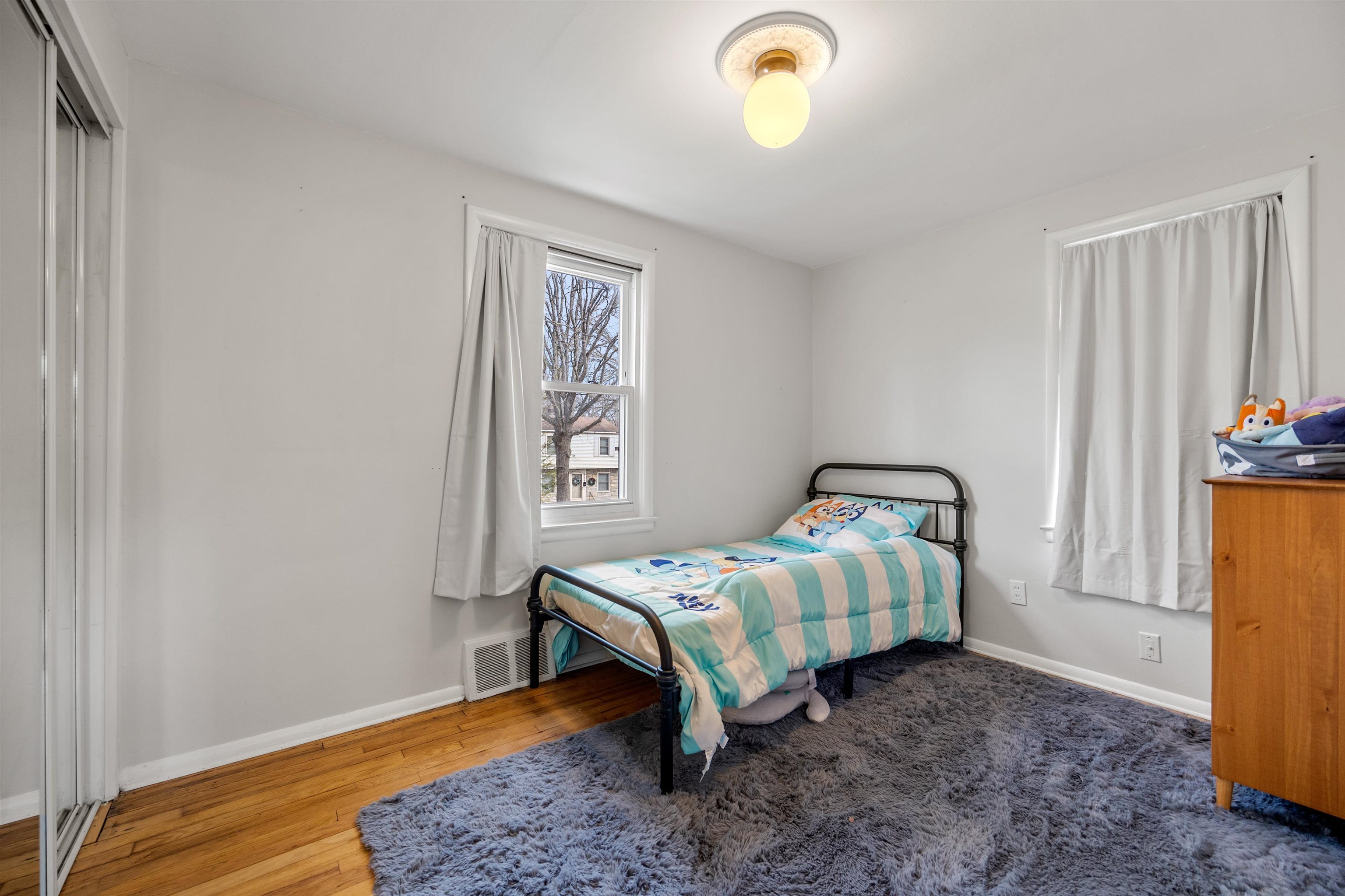 2209 Hampton Road Grosse Pointe Woods, MI 48236 - Photo 18 of 29