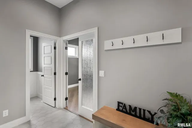 $834,900 | 6654 Meghan Avenue, Bettendorf, IA 52722