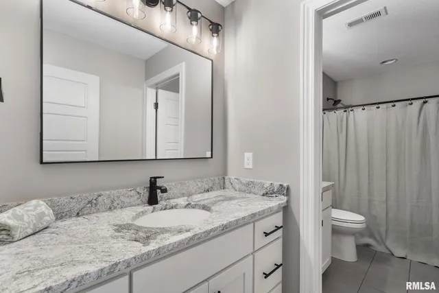 $834,900 | 6654 Meghan Avenue, Bettendorf, IA 52722