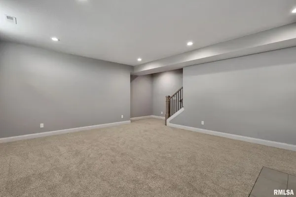 $834,900 | 6654 Meghan Avenue, Bettendorf, IA 52722