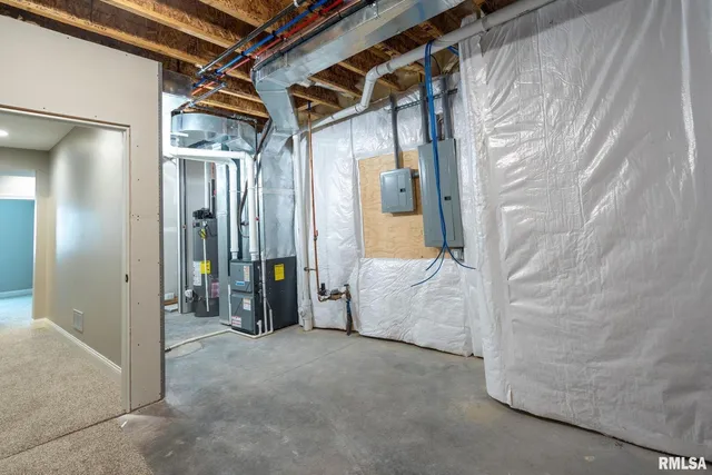 $834,900 | 6654 Meghan Avenue, Bettendorf, IA 52722