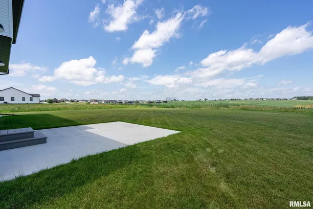 $834,900 | 6654 Meghan Avenue, Bettendorf, IA 52722