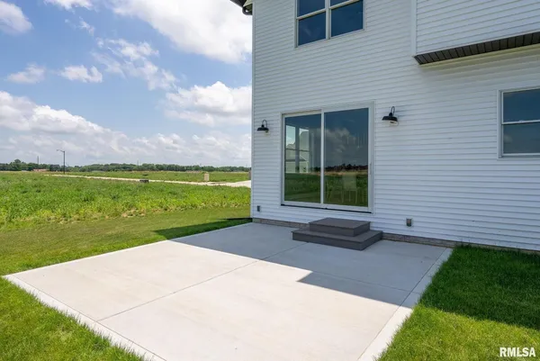 $834,900 | 6654 Meghan Avenue, Bettendorf, IA 52722