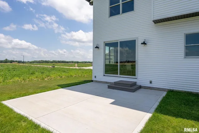 $834,900 | 6654 Meghan Avenue, Bettendorf, IA 52722