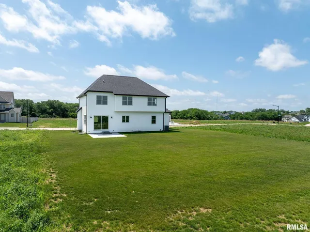 $834,900 | 6654 Meghan Avenue, Bettendorf, IA 52722