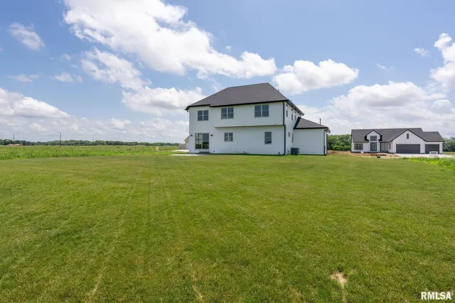 $834,900 | 6654 Meghan Avenue, Bettendorf, IA 52722