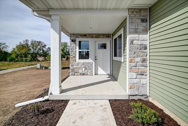 $434,900 | 2965 Blue Grass Drive, Stoughton, WI 53589