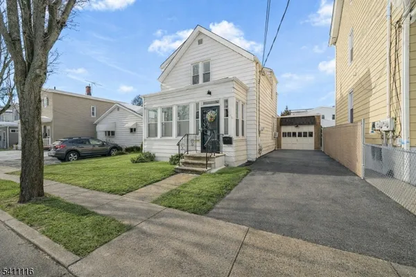 $3,300 | 416 2nd Street, Carlstadt, NJ 07072