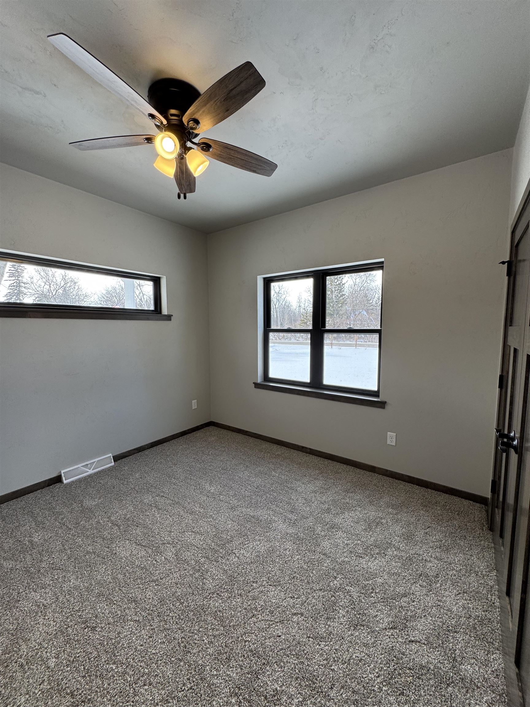 2005 East Ridgehaven Lane Appleton, WI 54913 - Photo 19 of 39