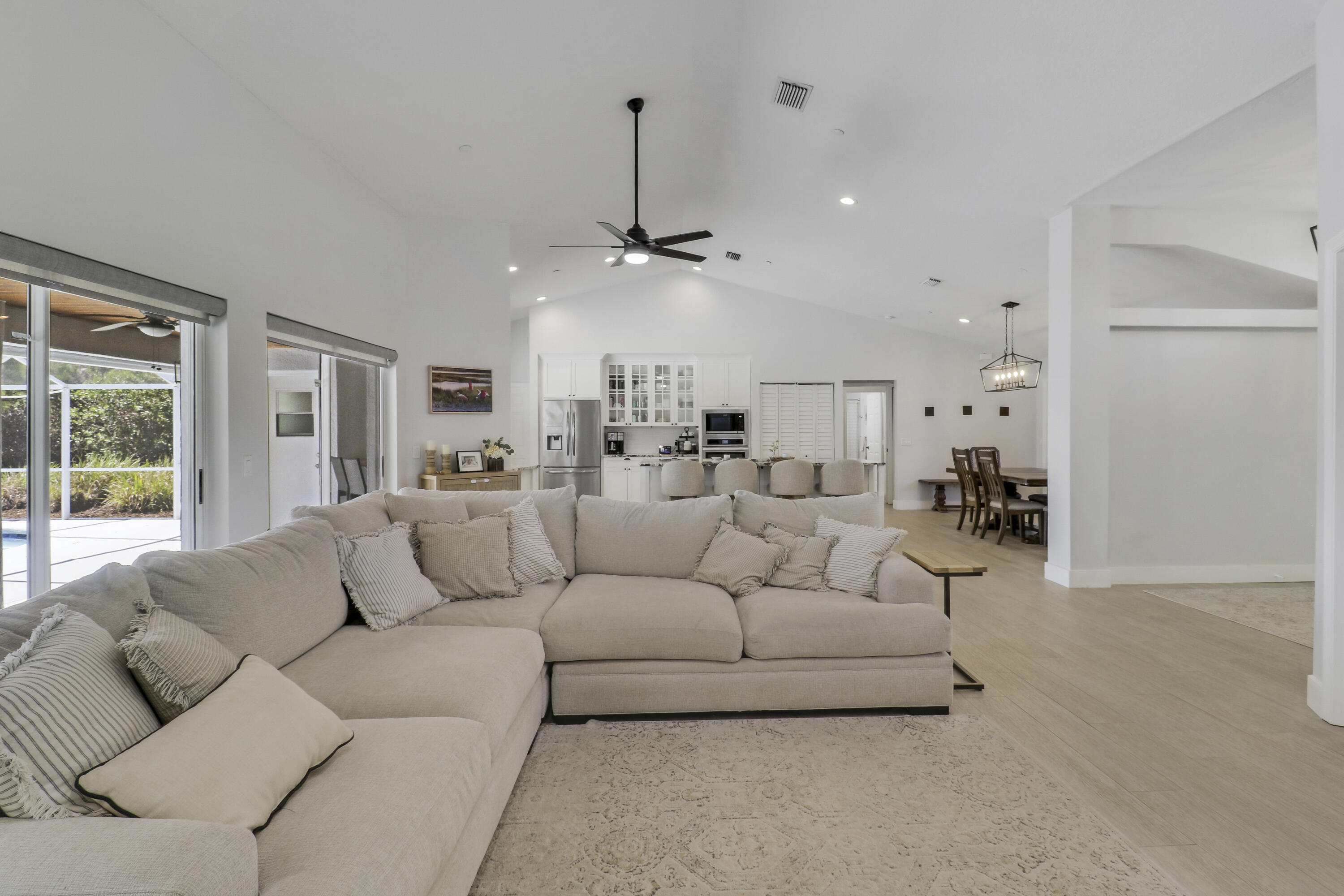 550 Southeast Ashley Oaks Way Stuart, FL 34997 - Photo 9 of 62 Living Room