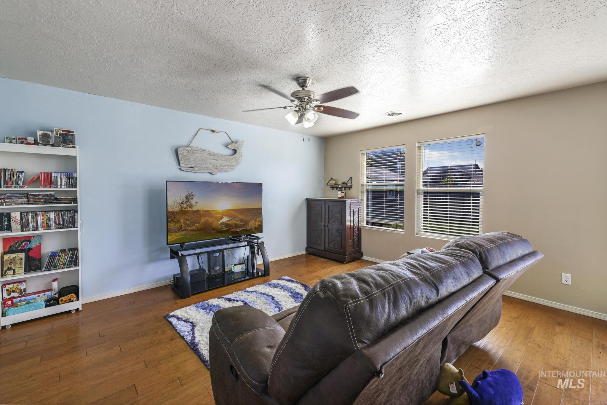 745 Southwest Lago Street Mountain Home, ID 83647 - Photo 13 of 32