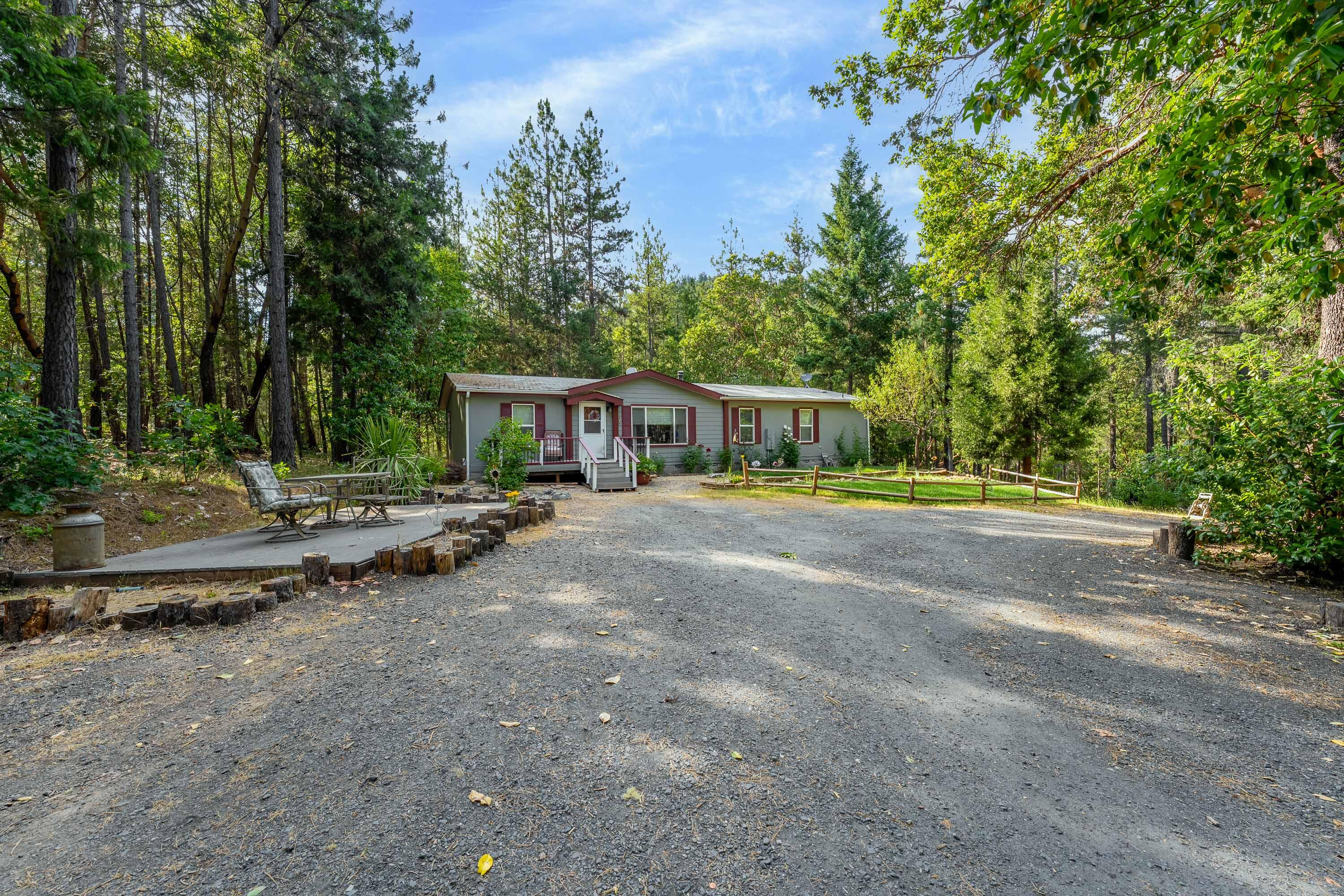 320 Fields Road Williams, OR 97544 - Photo 2 of 33 EXT (8 of 10)