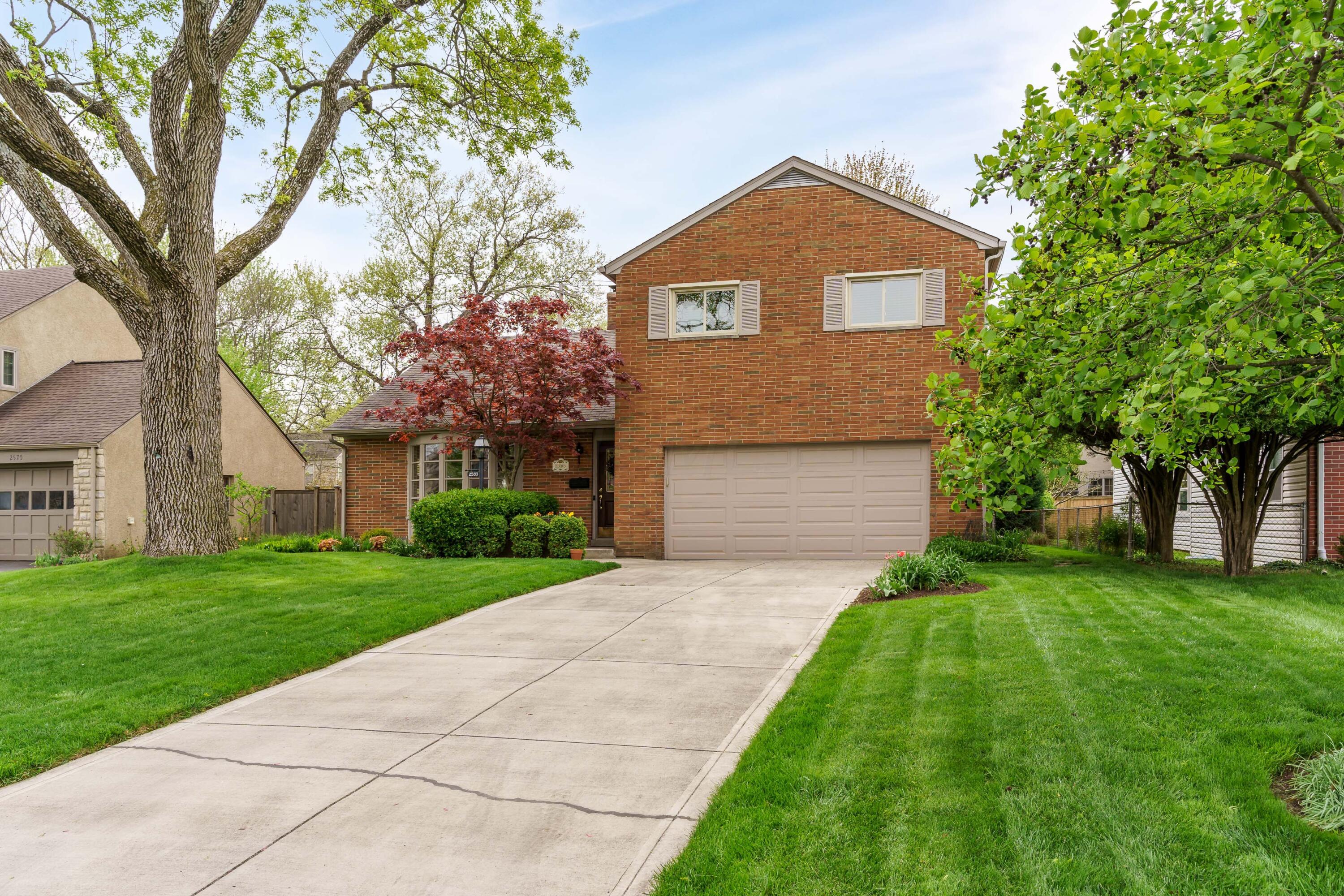 2583 Welsford Road Columbus, OH 43221 - Photo 3 of 42 2583 Welsford Rd_04