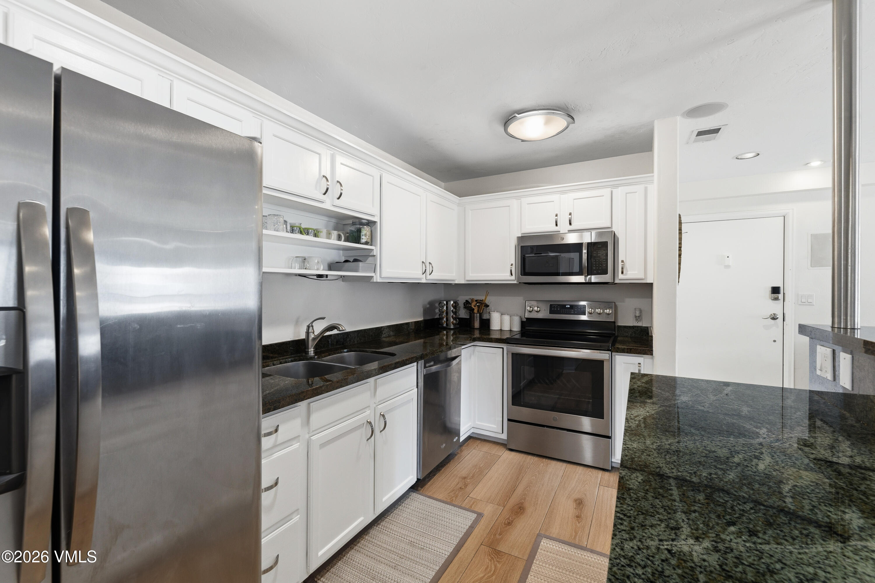34295 Highway 6, Unit 213 Edwards, CO 81632 - Photo 16 of 47 Spacious kitchen layout