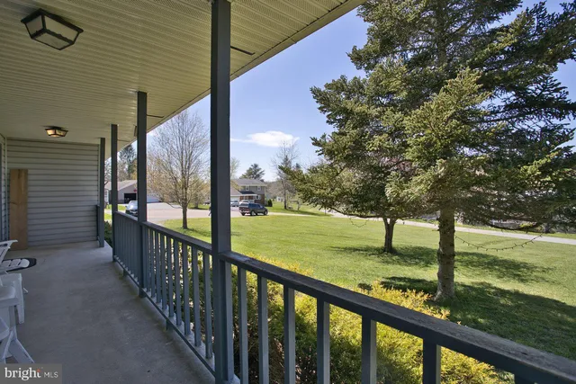 $380,000 | 723 Kings Court, Oakland, MD 21550