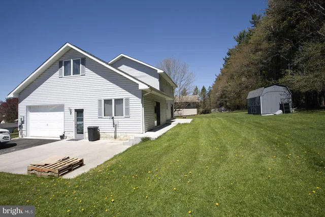 $380,000 | 723 Kings Court, Oakland, MD 21550